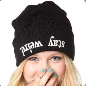 Brandy Melville STAY WEIRD TOQUE